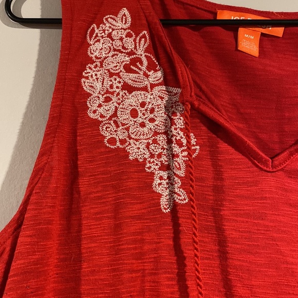 Red dress with embroidered flowers M - Picture 2 of 2